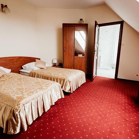 Hotel Groman Сенкоцин Экстерьер фото