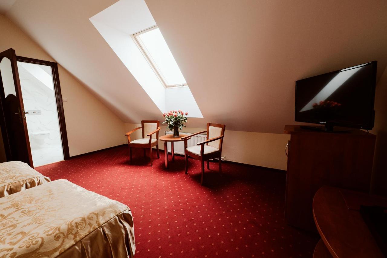 Hotel Groman Сенкоцин Экстерьер фото