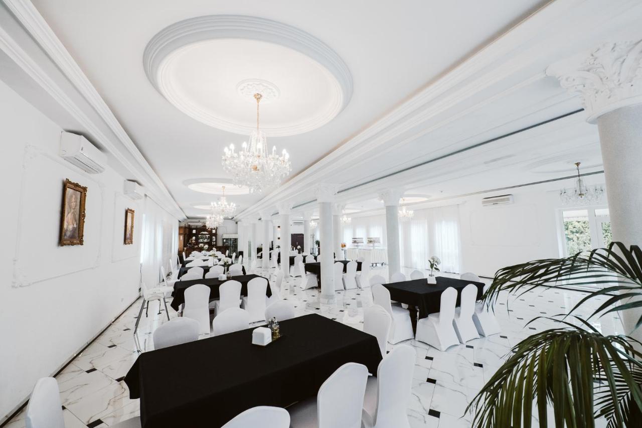 Hotel Groman Сенкоцин Экстерьер фото