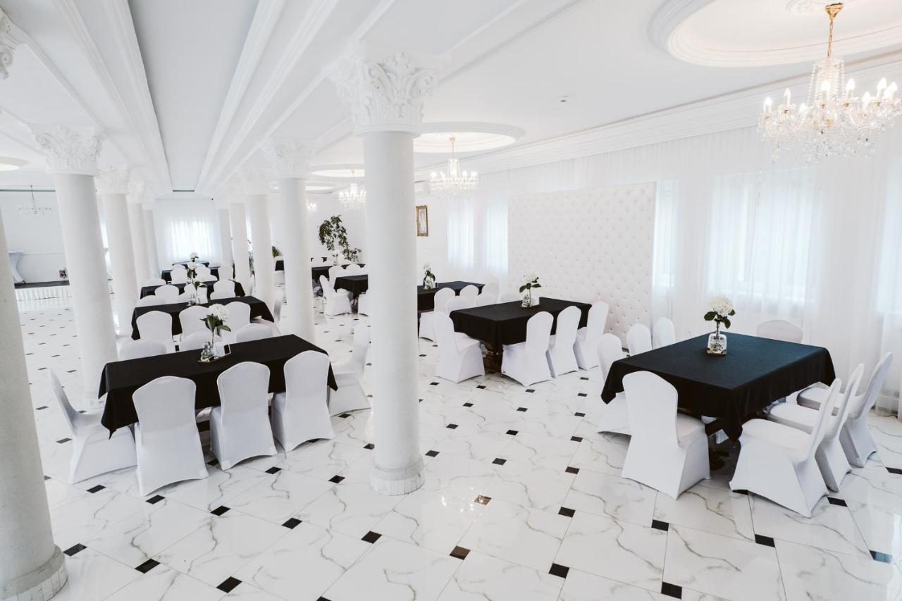 Hotel Groman Сенкоцин Экстерьер фото